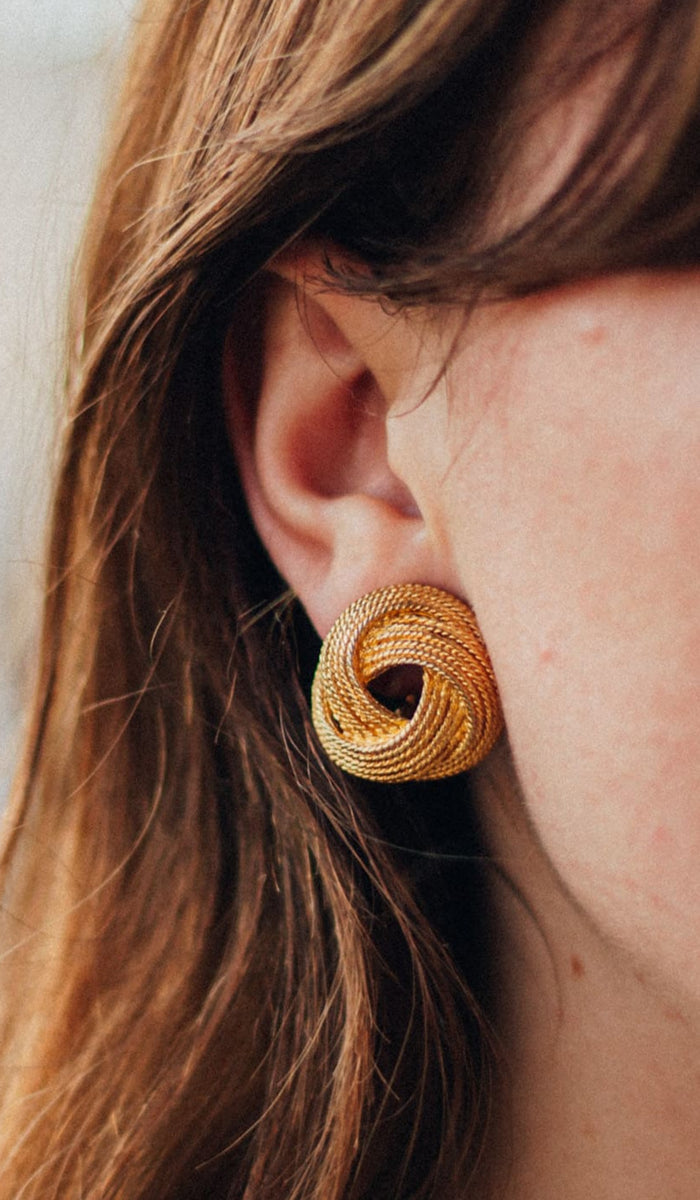 Boucles d'oreilles Cygne stylisé en émail ORENA Paris Vintage 1980's Boucles d'oreilles Cygne stylisé en émail ORENA Paris Vintage 1980's