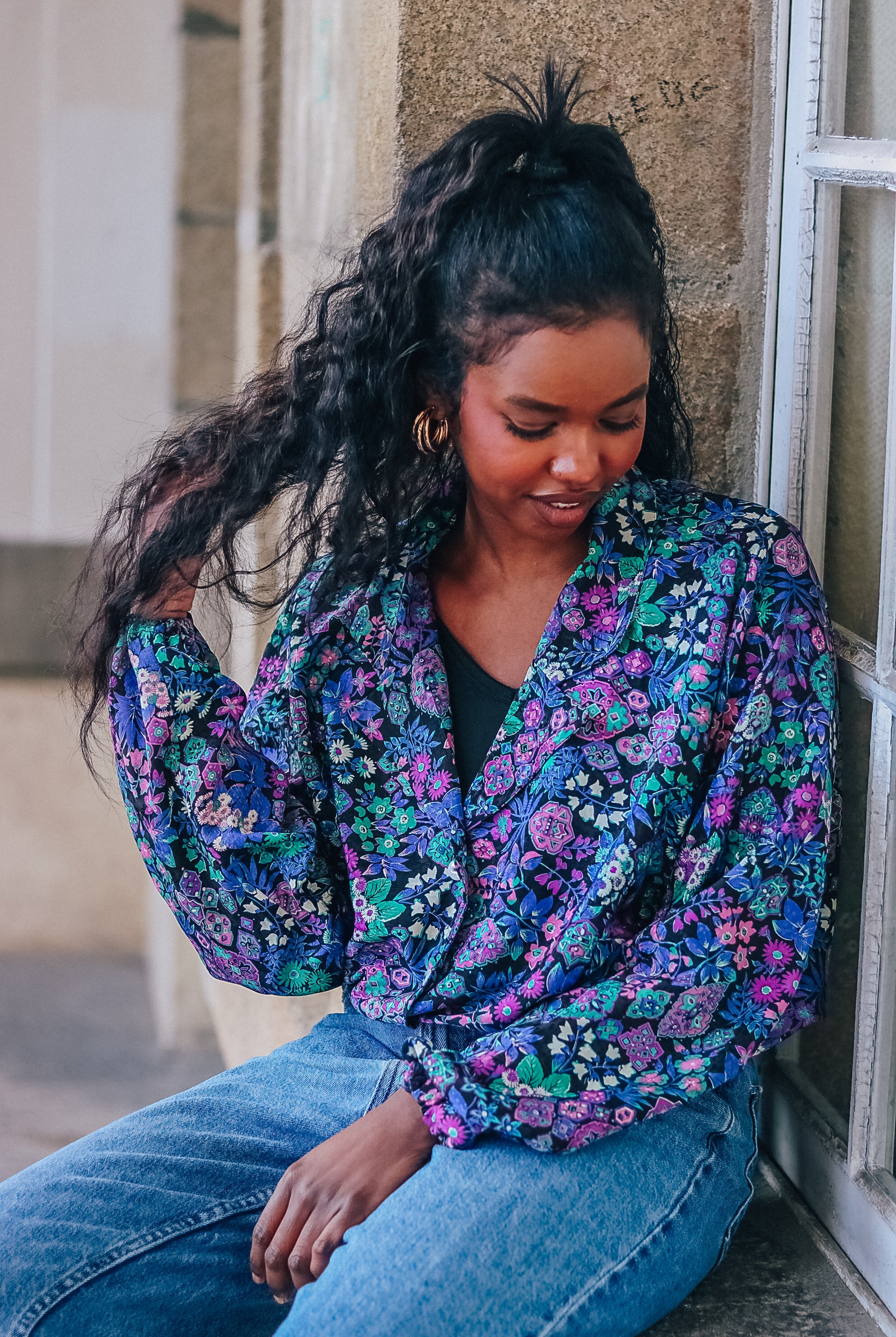 Chemise bomba portée par modèle femme