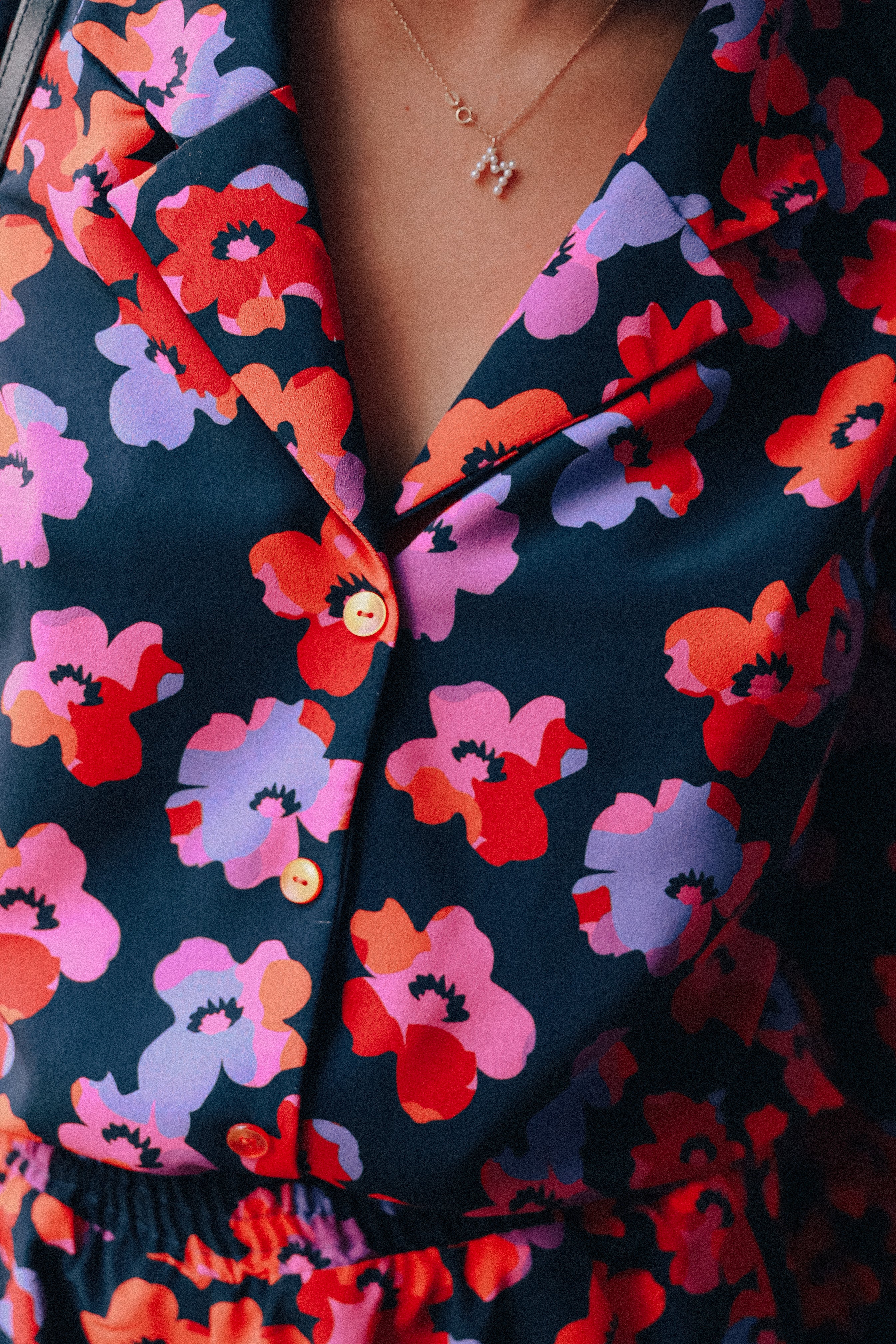 Detail Priya Mauname chemise